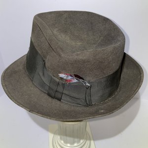 Cavanagh New York Brown Felt Vintage Fedora Size 6 3/4 Made in USA