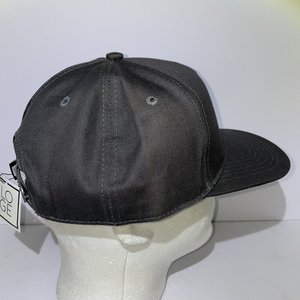 Loge Live Outside Gray Snapback Cap